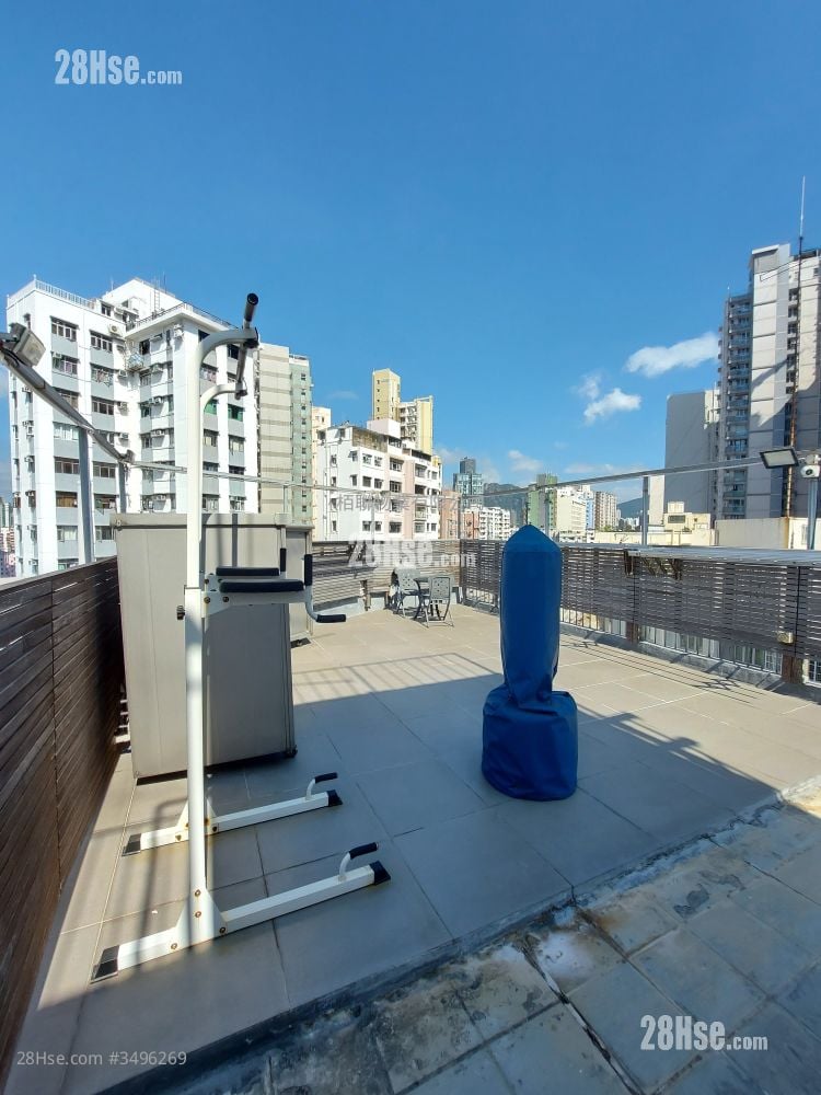 Lung Cheung Building Sell 3 Bedrooms , 2 Bathrooms 809 ft²