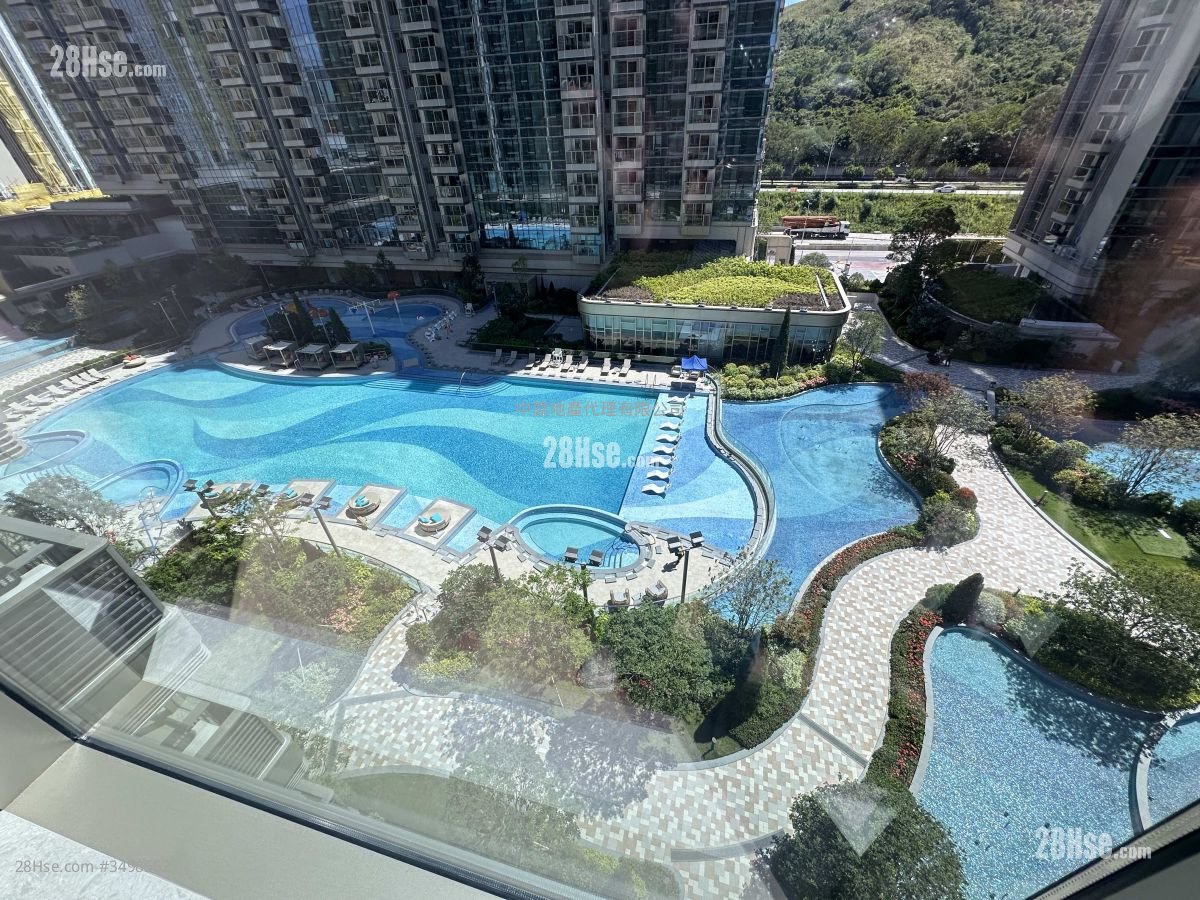 Grand Mayfair  Rental 464 ft²