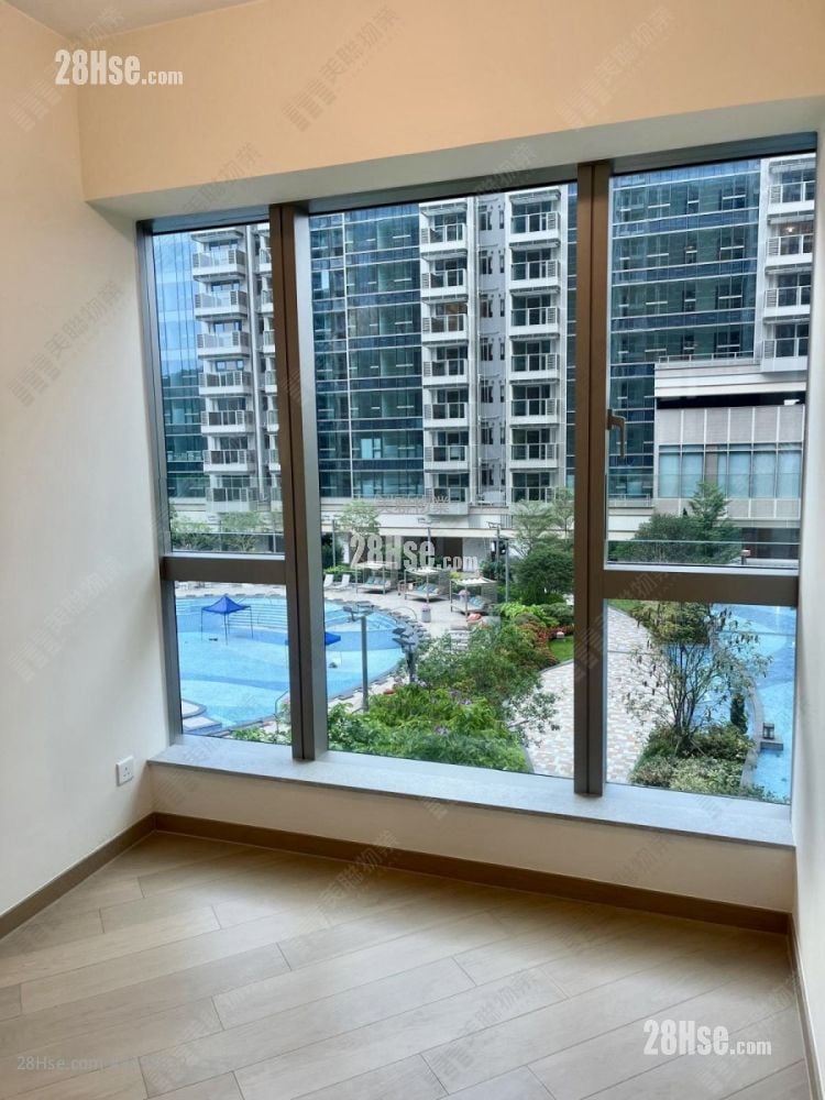 Grand Mayfair  Rental 746 ft²