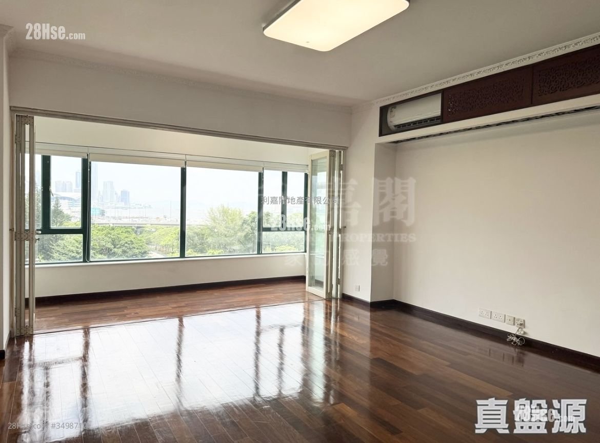 Victoria Court Sell 3 Bedrooms , 2 Bathrooms 1,592 ft²