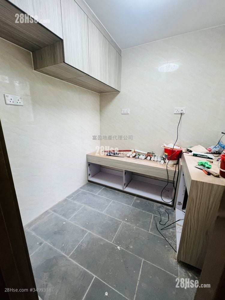 Cheung Wo Court Rental 2 Bedrooms , 1 Bathroom 434 ft²