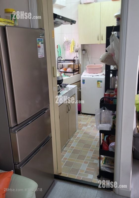 Kam Shek Building Rental 2 Bedrooms , 1 Bathroom 469 ft²