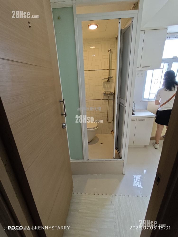 荃灣街市街，安裕大廈，電梯高層，約100呎，租6000文；