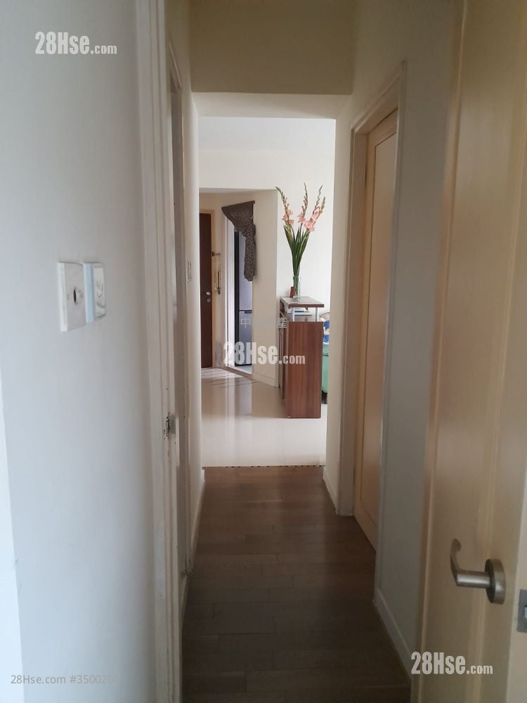 Sea Crest Villa Sell 2 Bedrooms , 1 Bathroom 454 ft²