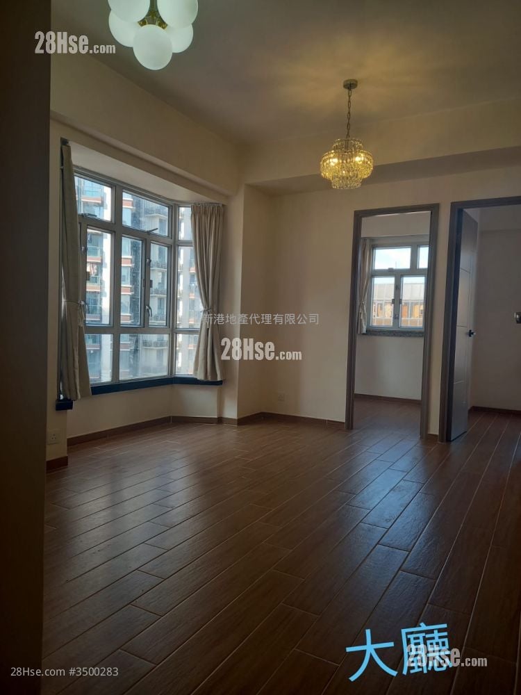 Full Hang Court Rental 2 Bedrooms , 1 Bathroom 361 ft²