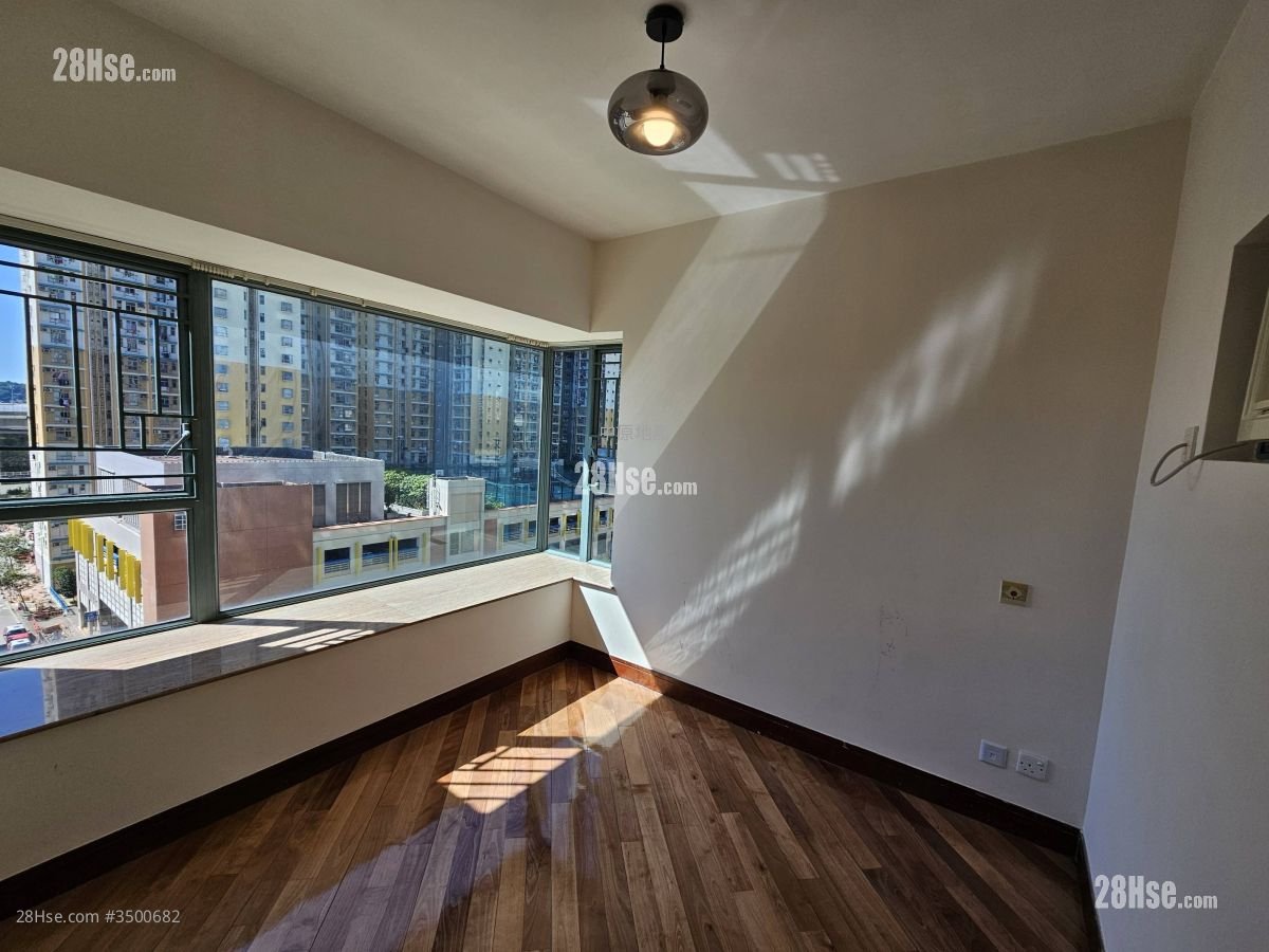 Aquamarine Sell 3 Bedrooms 577 ft²