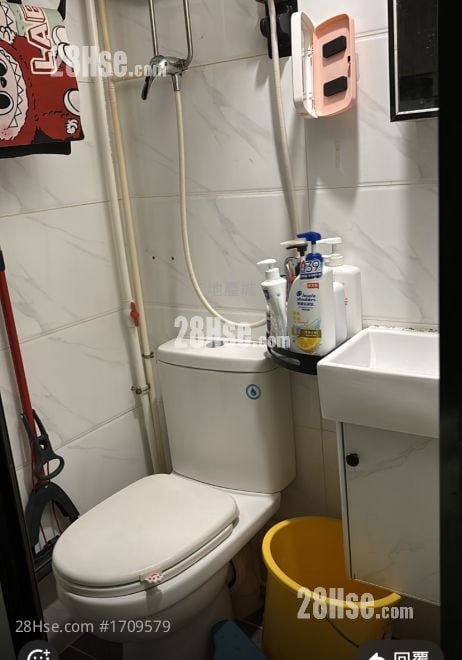 Hiu Ming Court Rental 1 Bedroom , 1 Bathroom 195 ft²