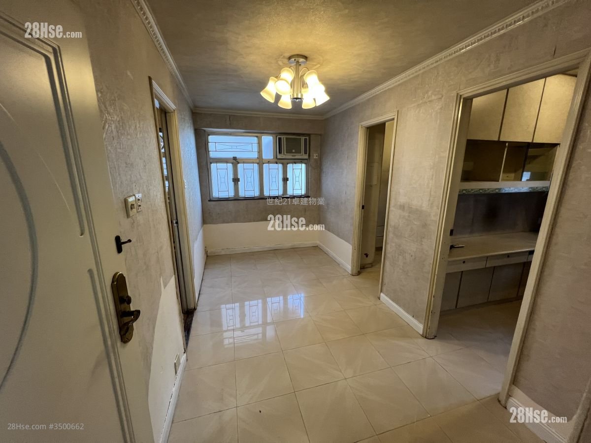 Wah Wai Mansion Sell 2 Bedrooms , 1 Bathroom 315 ft²