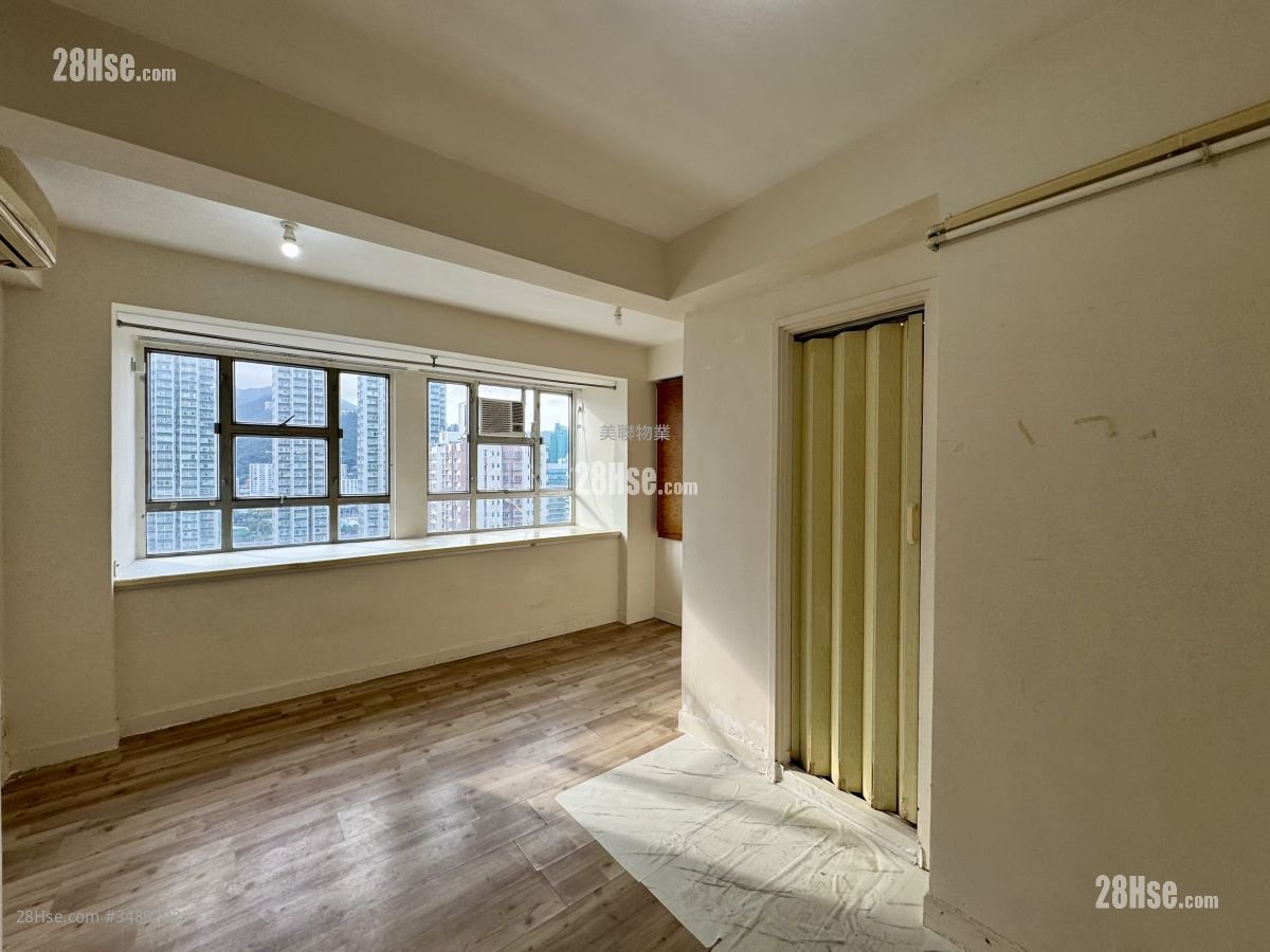 Greenwood Garden Rental Studio , 1 Bathroom 215 ft²