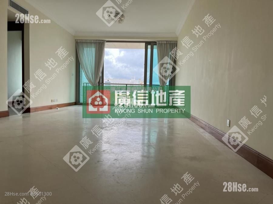 One Mayfair Rental 4 Bedrooms , 3 Bathrooms 1,489 ft²