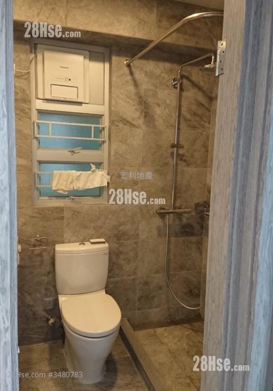 Sun Tak House Sell 2 Bedrooms , 1 Bathroom 417 ft²