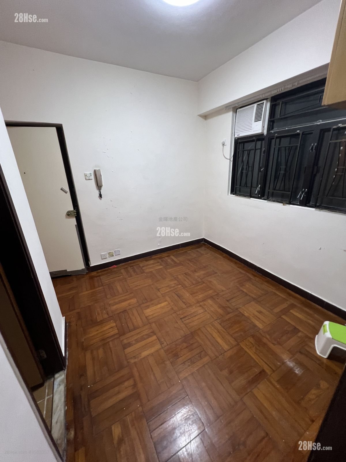 Ka Yee Mansion Rental 2 Bedrooms , 1 Bathroom 259 ft²