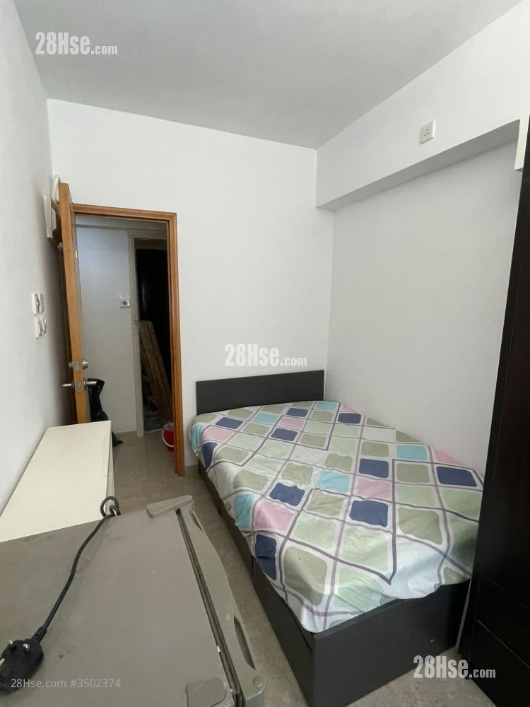 Wing Fat Building Rental Studio , 1 Bathroom 90 ft²