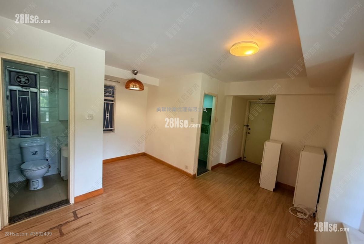 Hilton Plaza Rental 2 Bedrooms , 1 Bathroom 427 ft²