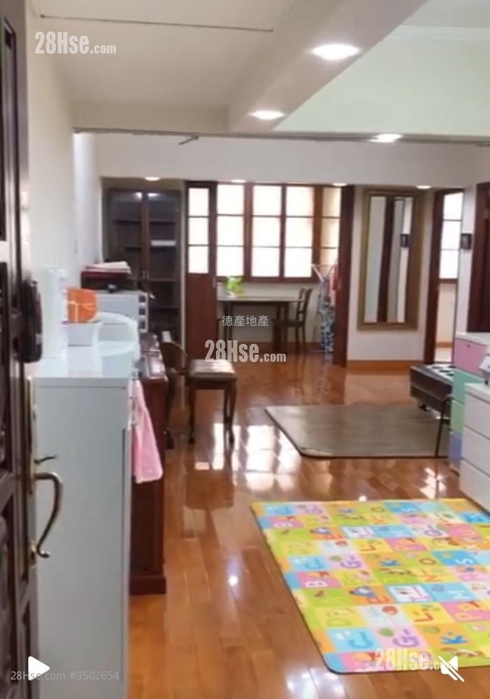 Paramount Mansion Sell 3 Bedrooms , 1 Bathroom 698 ft²