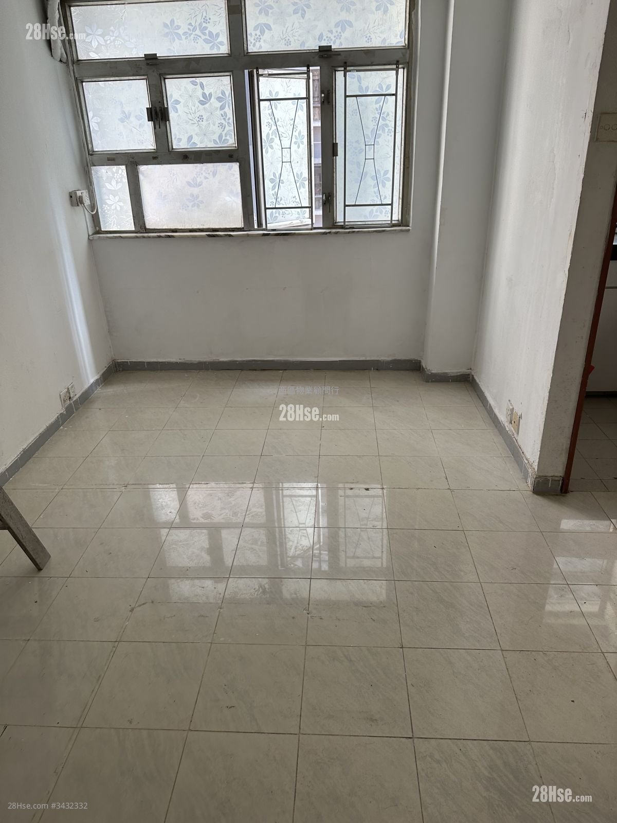 Koon Wah Building Sell 2 Bedrooms , 1 Bathroom 328 ft²