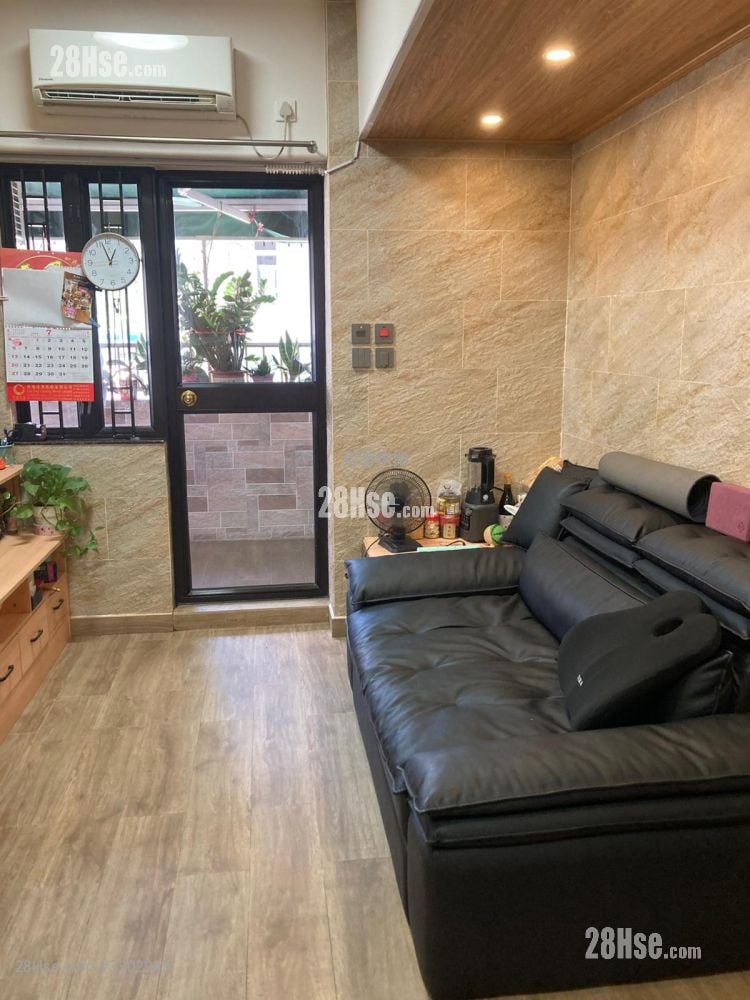 Yau Kwong Building Rental 3 Bedrooms , 2 Bathrooms 450 ft²