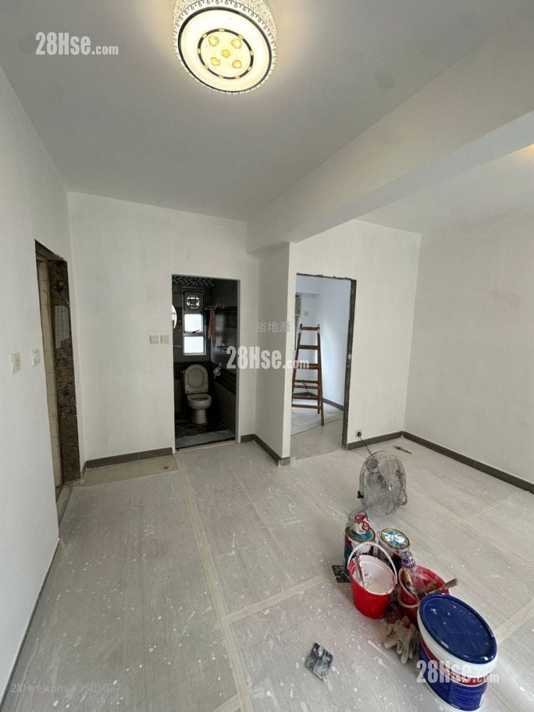 Man Bond Building Sell 1 Bedroom , 1 Bathroom 324 ft²