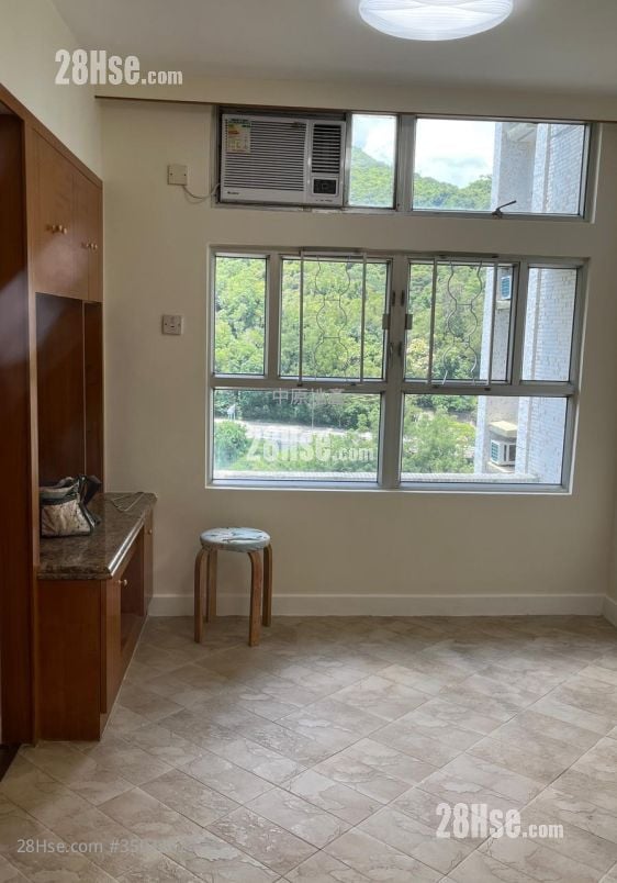 Mei Chung Court Rental 2 Bedrooms , 1 Bathroom 401 ft²