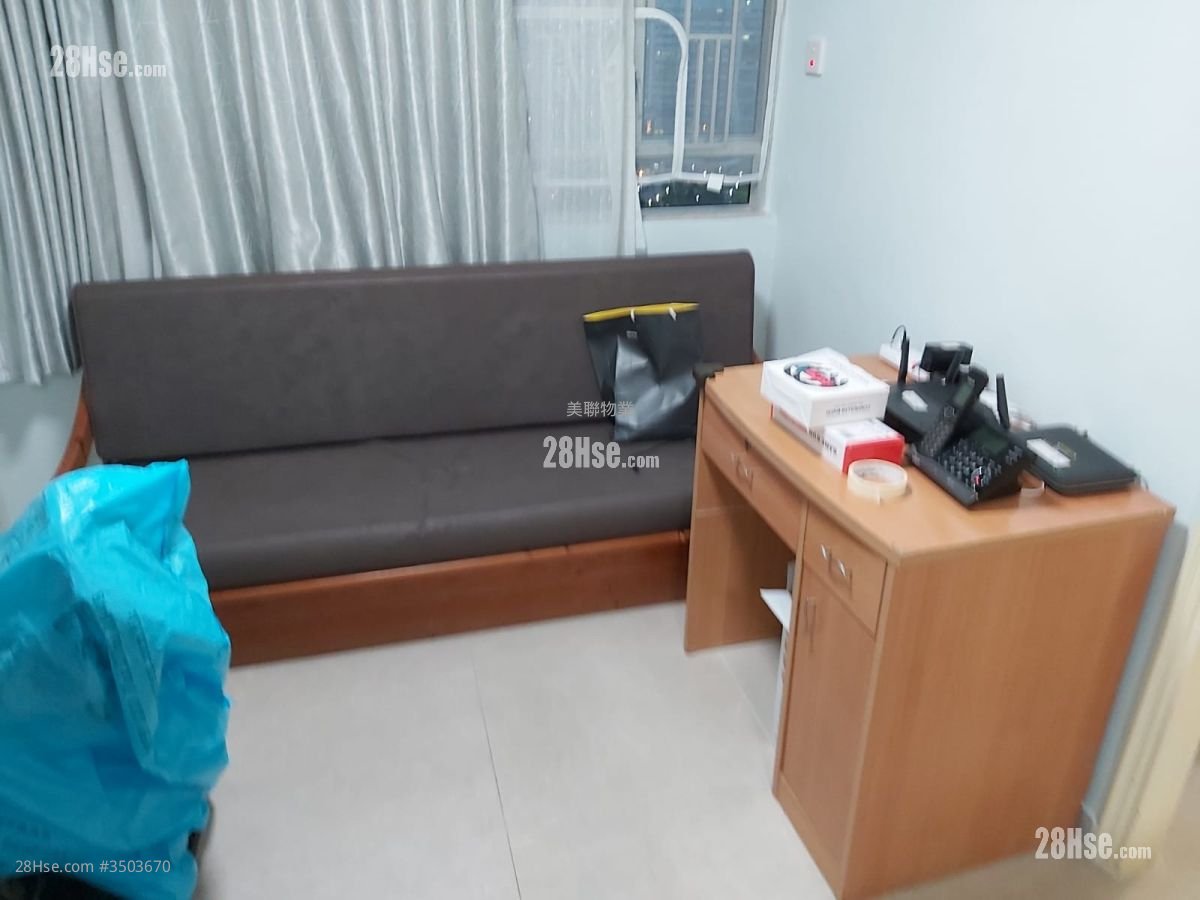Lung Poon Court Rental 2 Bedrooms 426 ft²