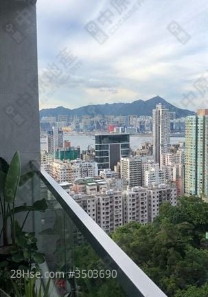 Summit Court Sell 3 Bedrooms 1,407 ft²