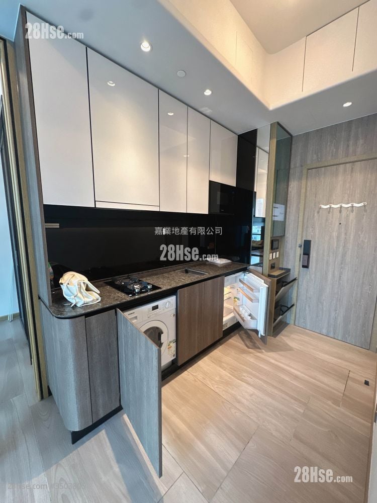 Two Artlane Rental 1 Bedroom 244 ft²