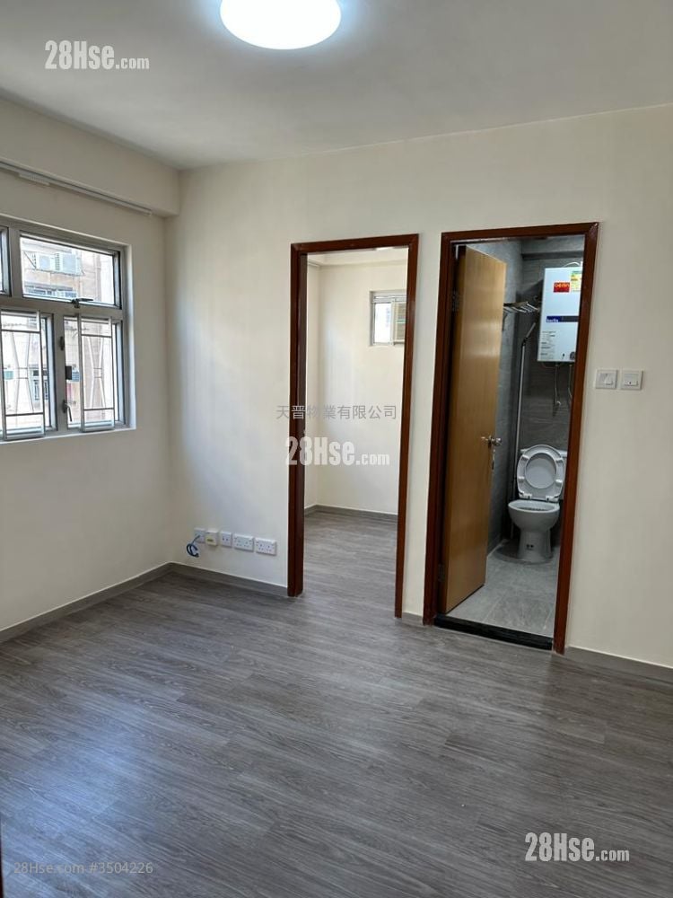 Tak Man Building Rental 2 Bedrooms , 1 Bathroom 316 ft²