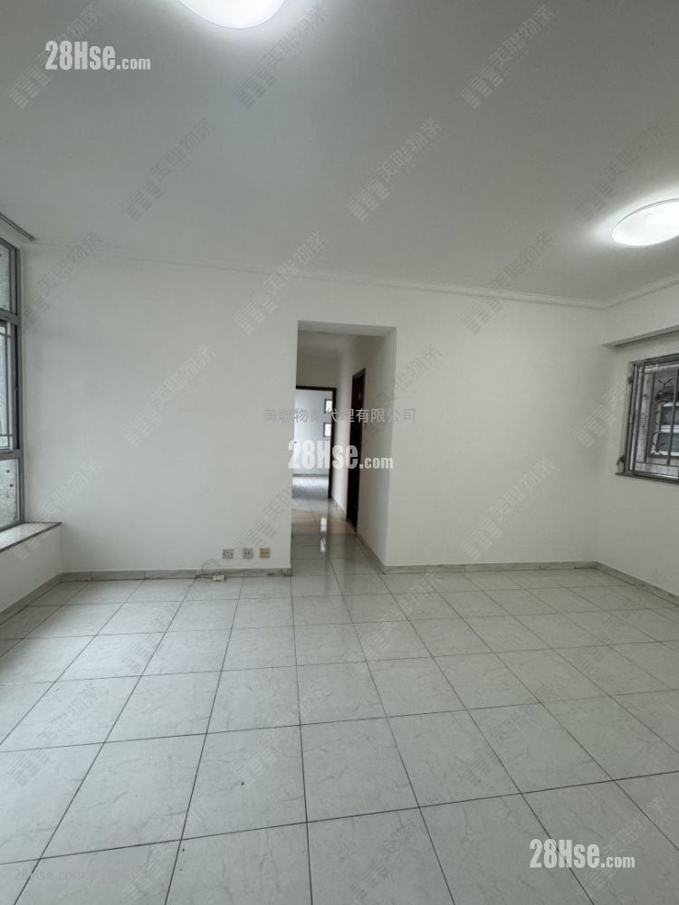Uptown Plaza Rental 3 Bedrooms , 2 Bathrooms 620 ft²