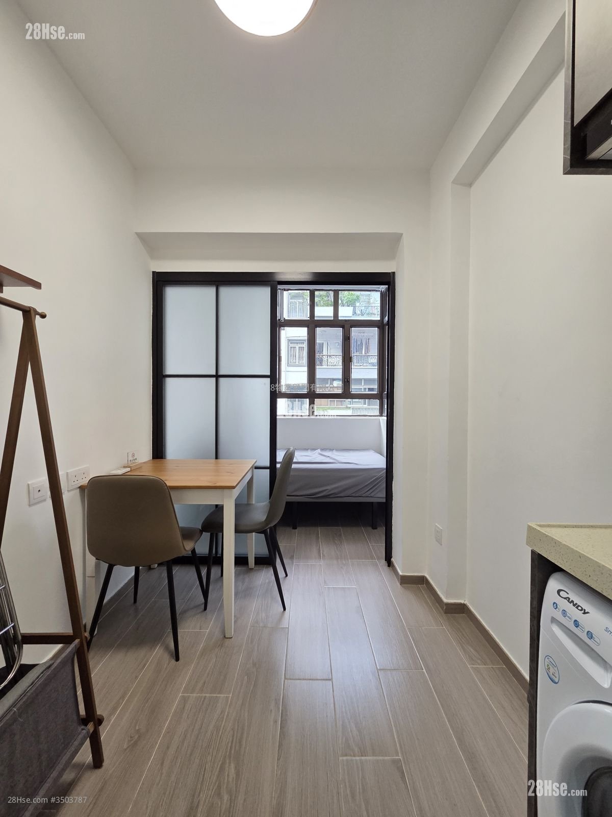 Hydepark Mansion Rental 1 Bedroom , 1 Bathroom 180 ft²