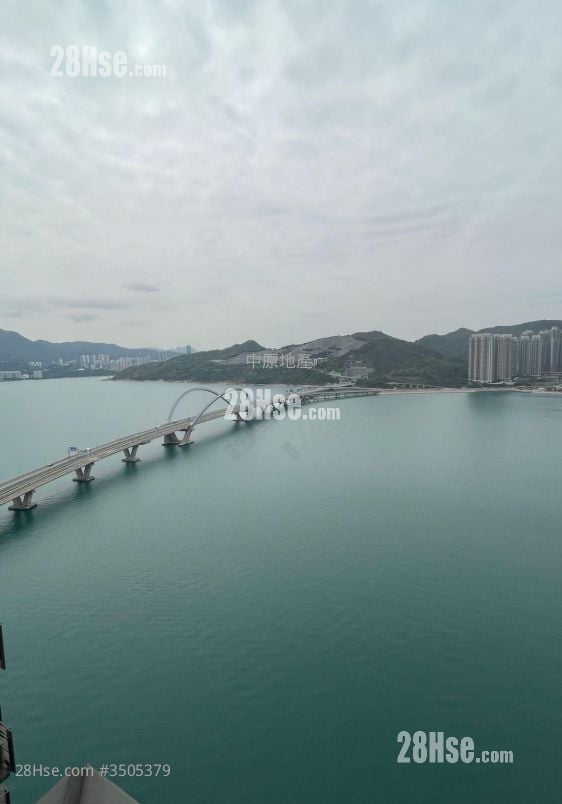 Sea To Sky Sell 3 Bedrooms 712 ft²