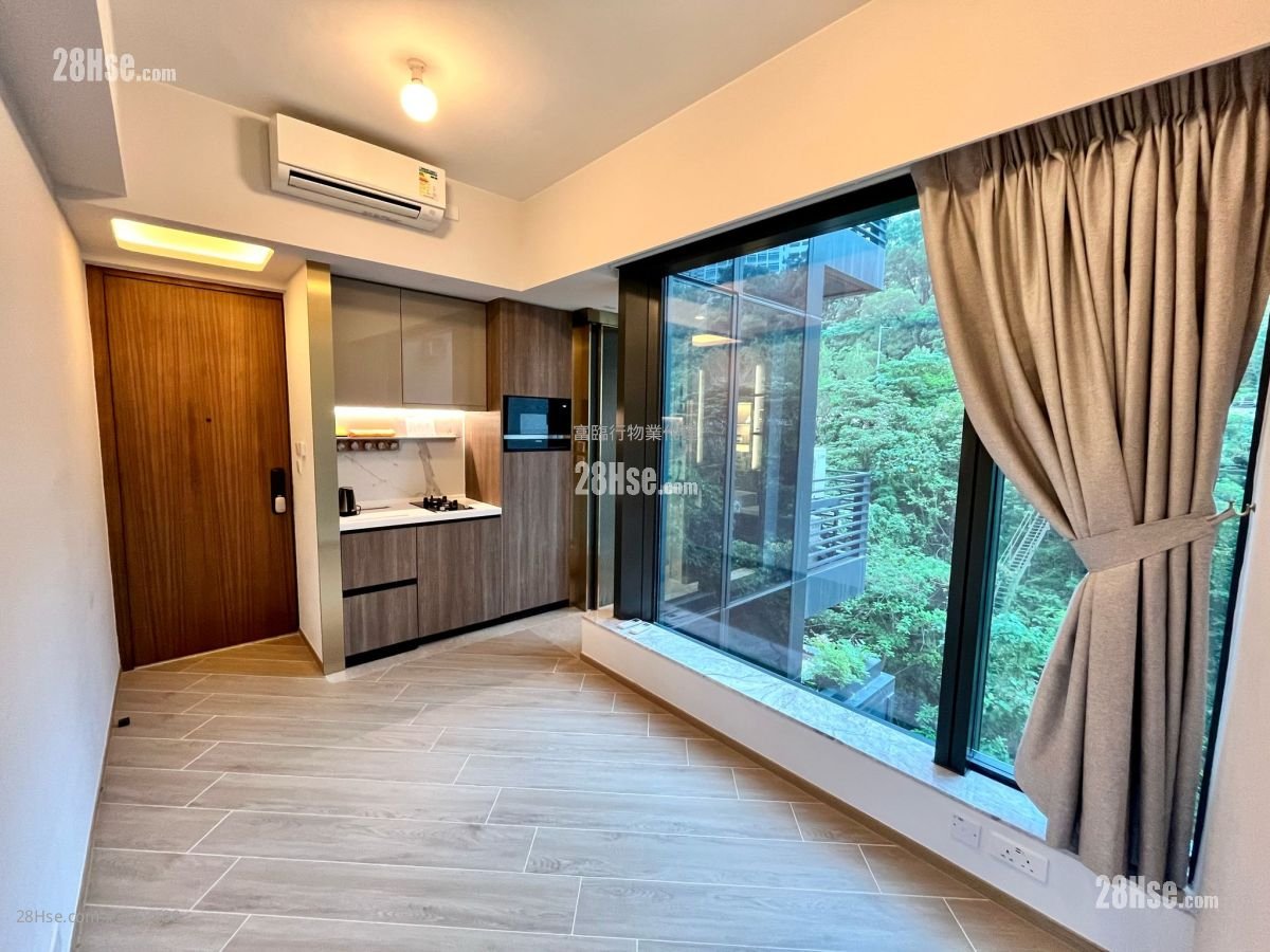 The Upper South Sell 1 Bedroom , 1 Bathroom 242 ft²