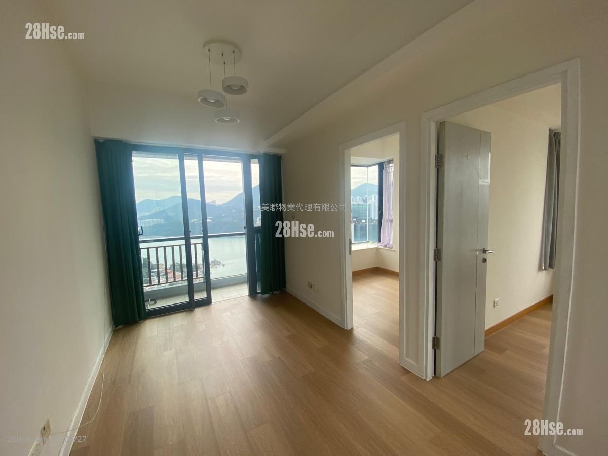 Canaryside Sell 2 Bedrooms 452 ft²