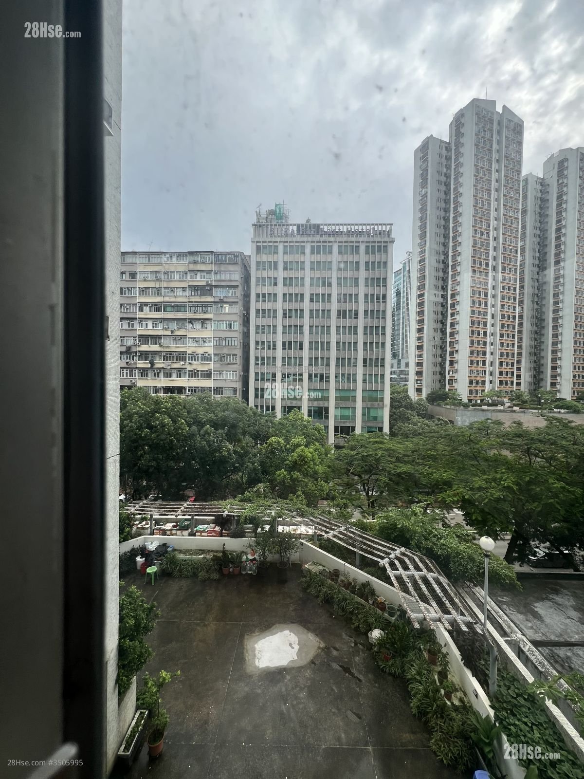 Tsuen Cheong Centre Sell 316 ft²