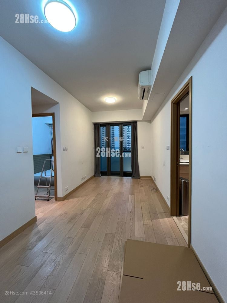 One Homantin Rental 2 Bedrooms 483 ft²