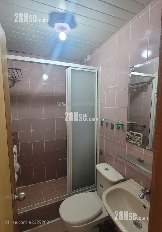 Hong Shui Court Rental 3 Bedrooms , 1 Bathroom 559 ft²