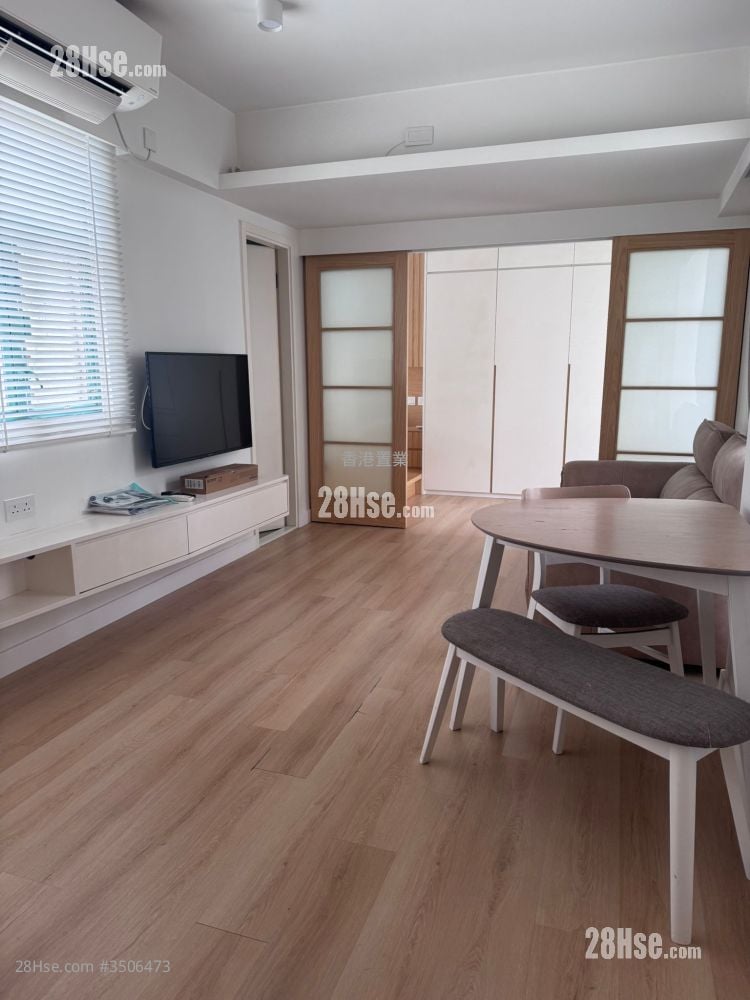 Kailey Court Rental 356 ft²