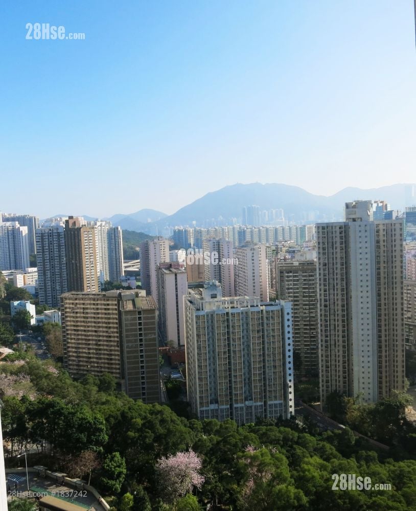 Hiu Lai Court Sell 3 Bedrooms , 1 Bathroom 637 ft²
