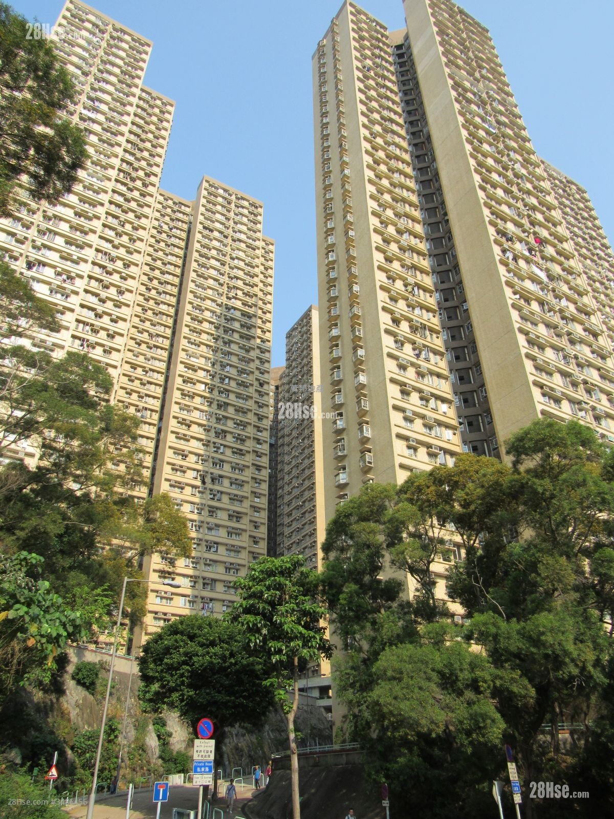 Yue On Court Rental 2 Bedrooms , 1 Bathroom 504 ft²