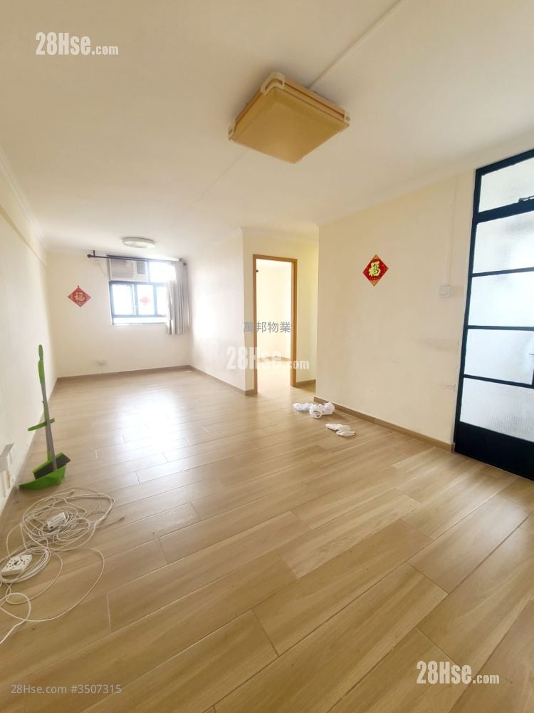 Fu Shin Estate Sell 2 Bedrooms , 1 Bathroom 490 ft²