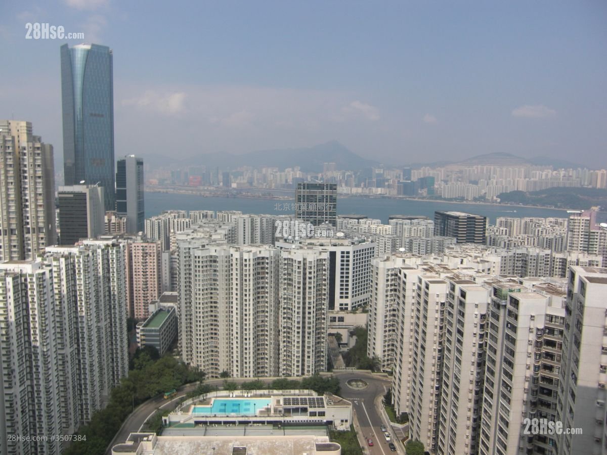 Kornhill Rental 2 Bedrooms , 1 Bathroom 529 ft²