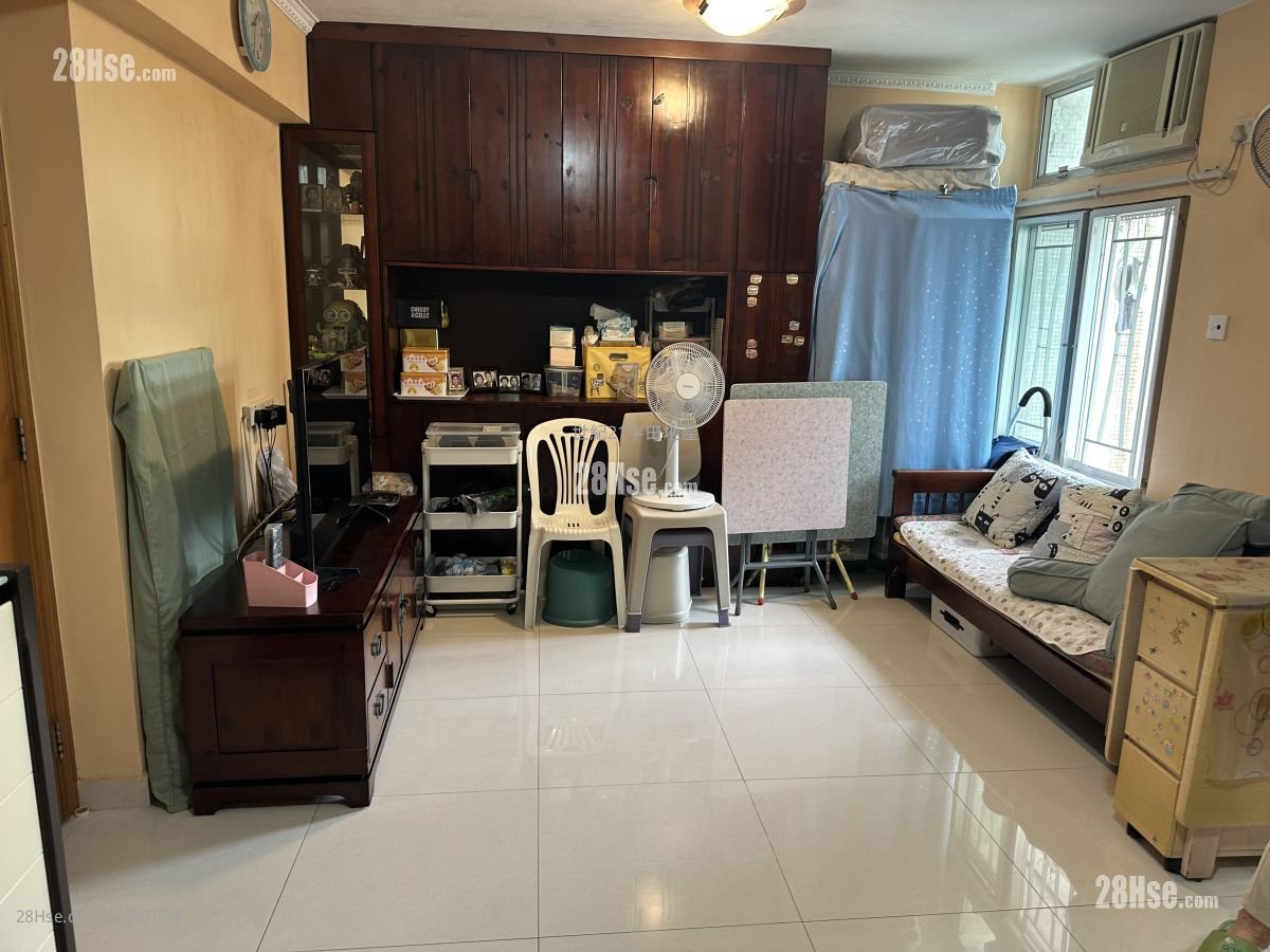 Po Nga Court Sell 2 Bedrooms , 1 Bathroom 443 ft²