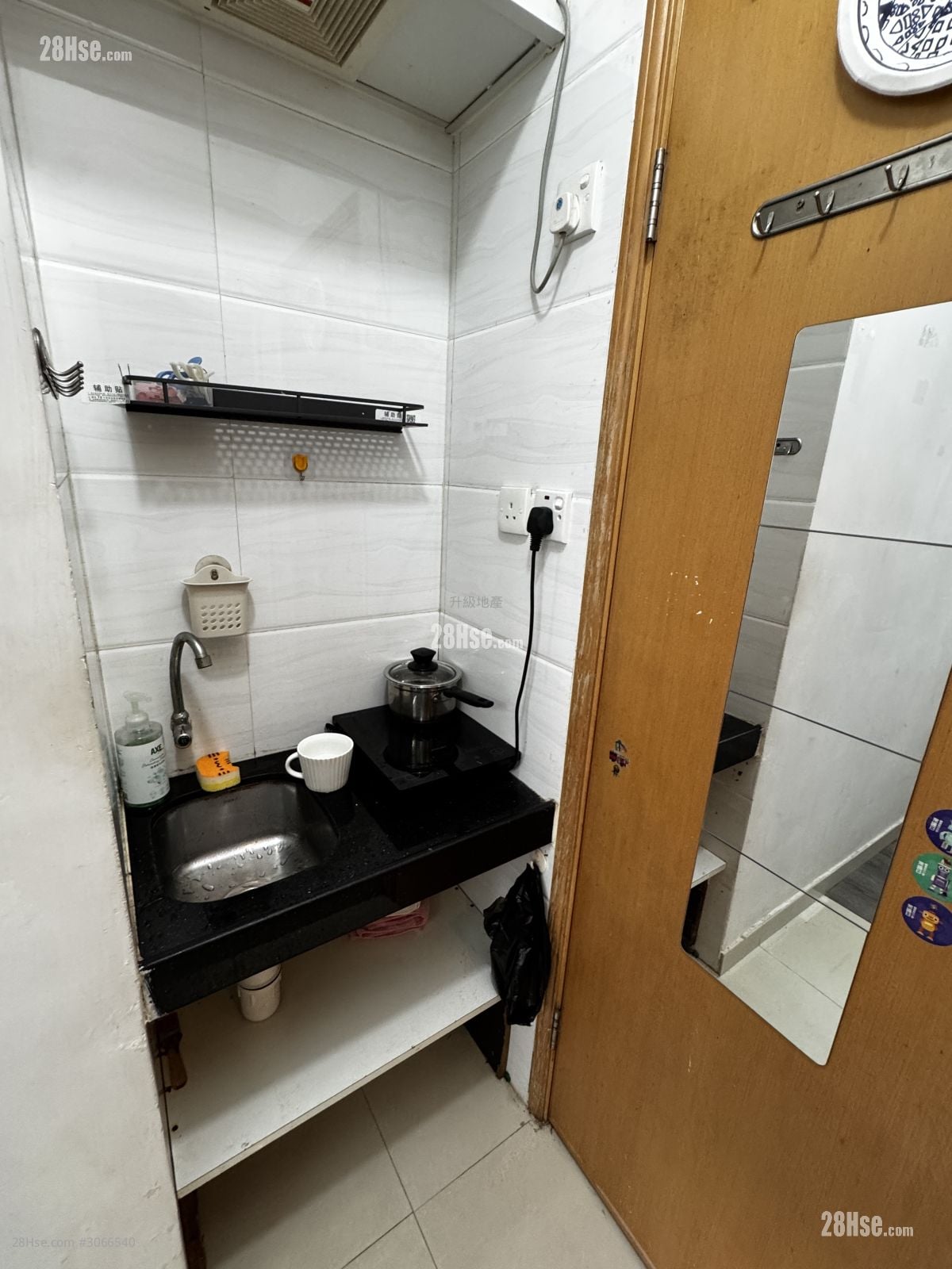 Wah Fat Building Rental Studio , 1 Bathroom 138 ft²