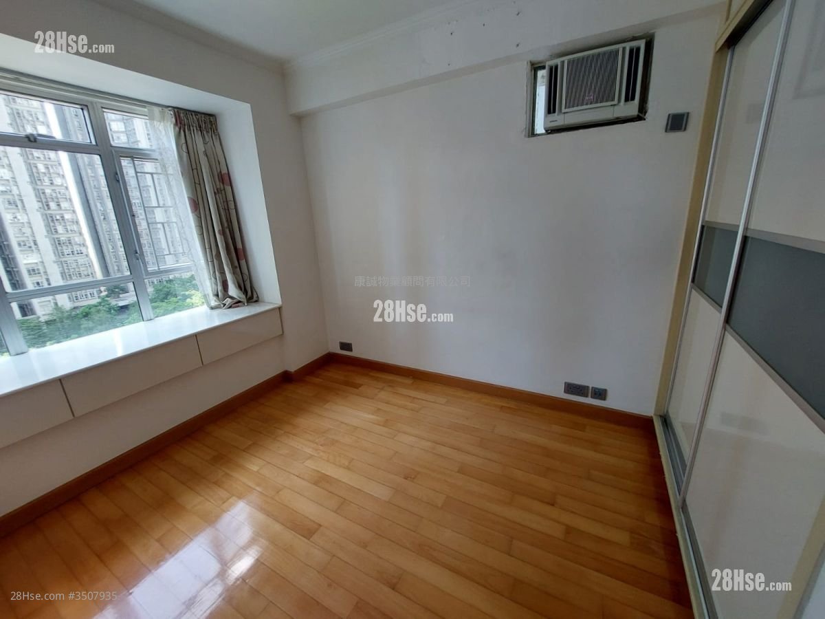 Sceneway Garden Rental 3 Bedrooms , 1 Bathroom 614 ft²