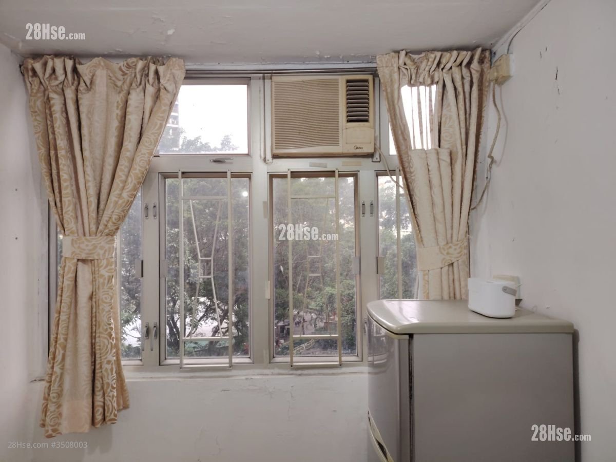 Pok Hong Estate Sell 2 Bedrooms , 1 Bathroom 381 ft²