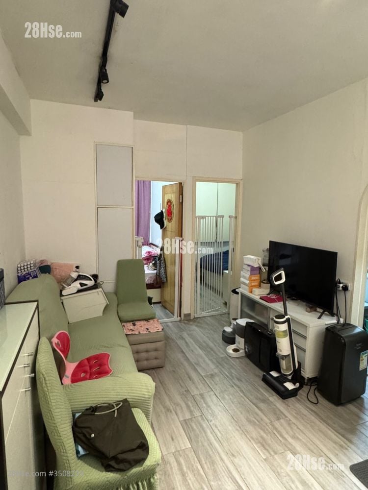 Passkon Court Rental 341 ft²