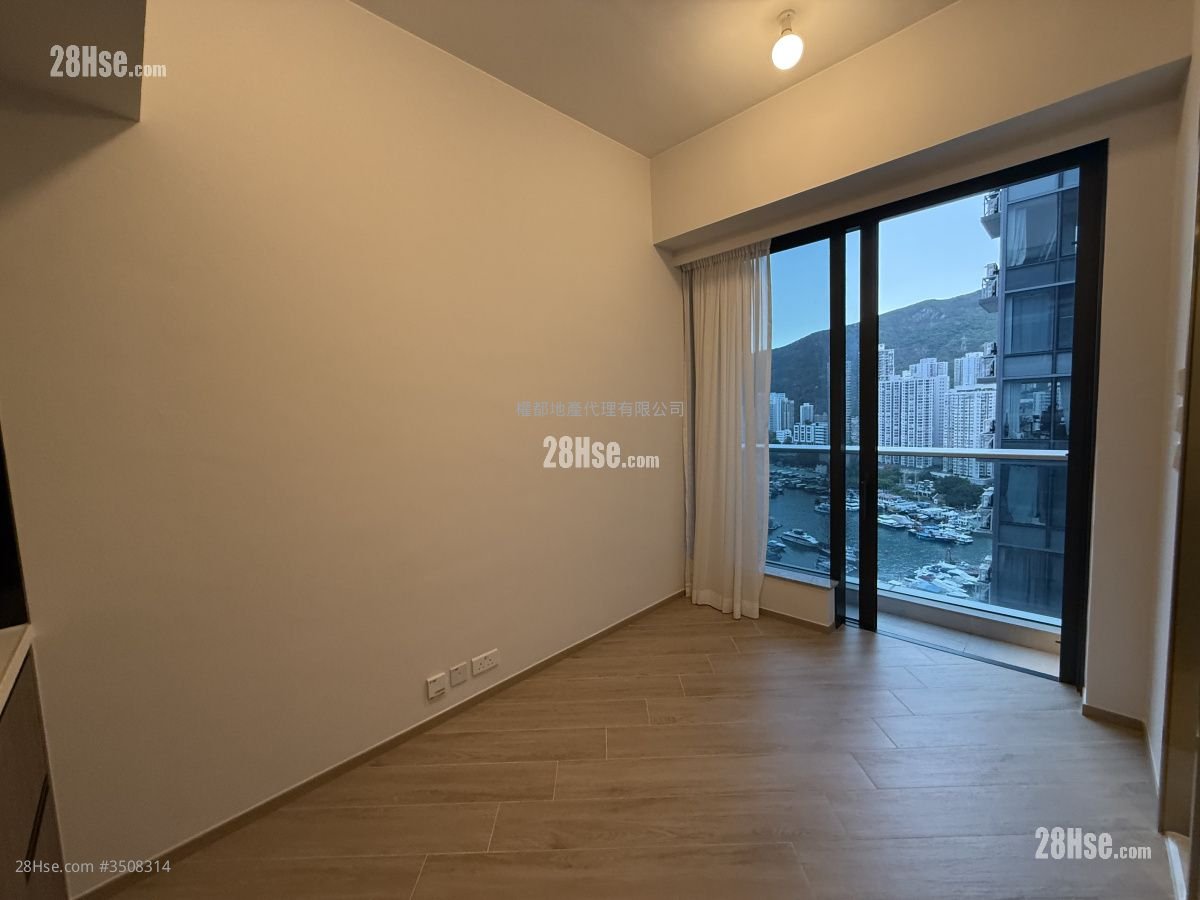 The Upper South Rental Studio , 1 Bathroom 186 ft²