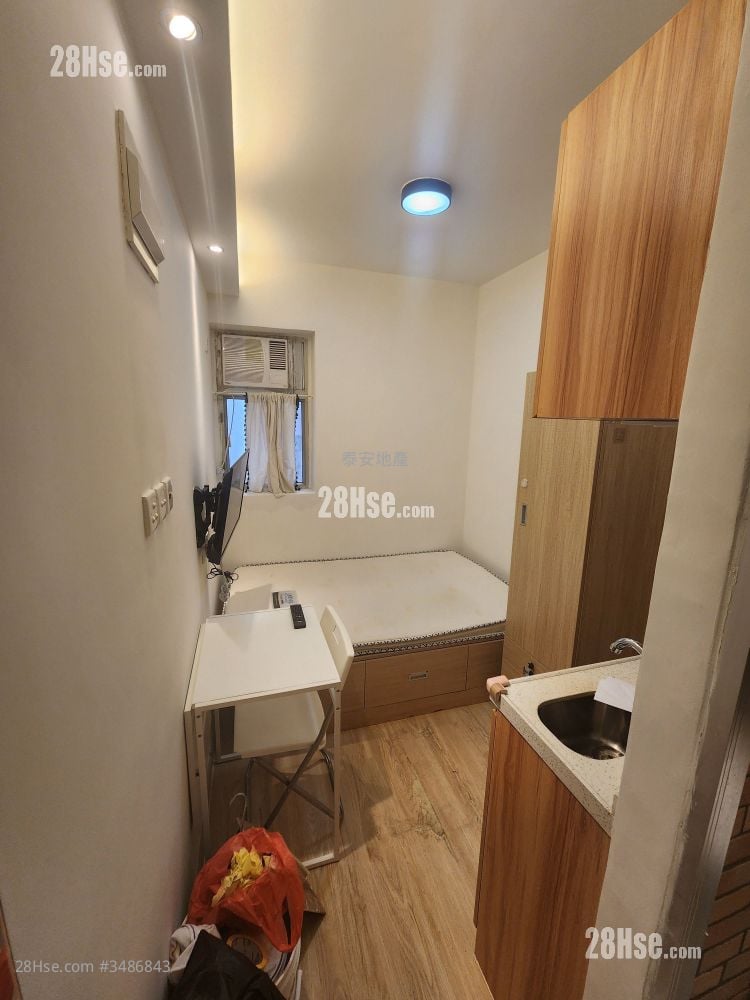 Lyton Building Rental Studio , 1 Bathroom 160 ft²