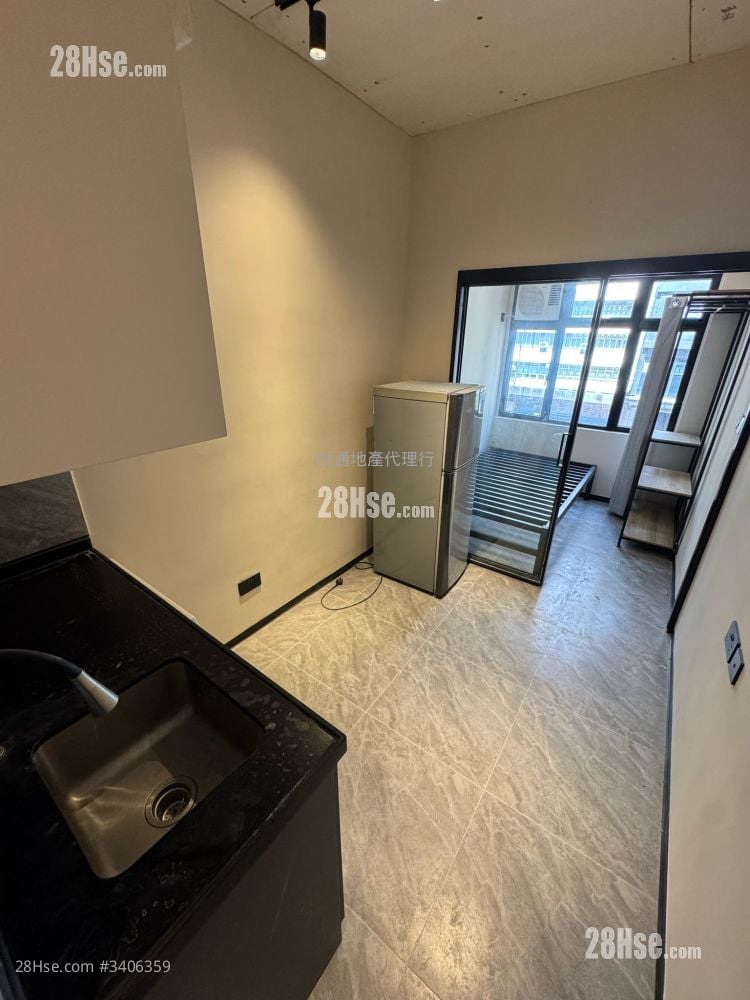 Lai To Building Sell 3 Bedrooms 550 ft²