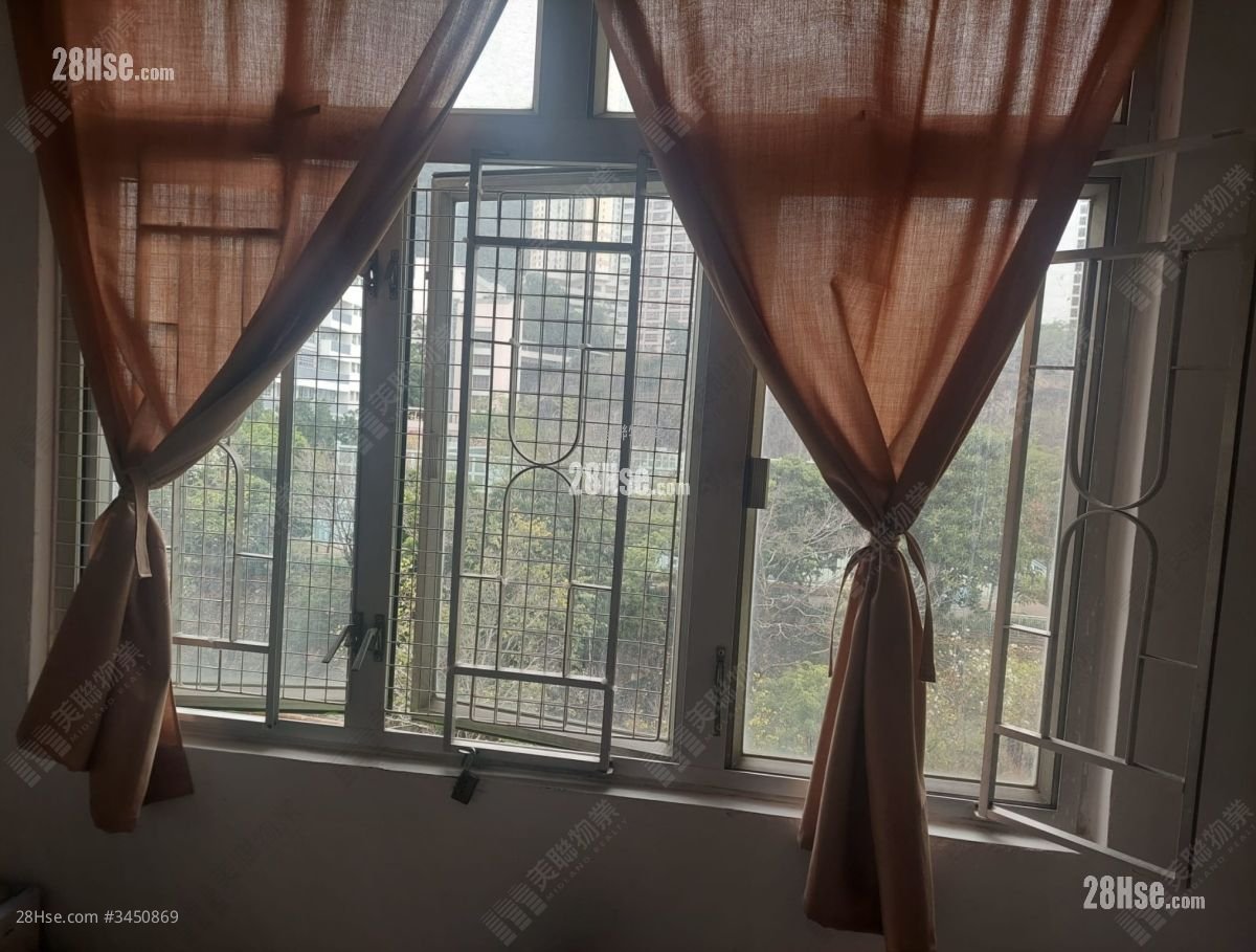 Kwai Chung Building Sell 3 Bedrooms , 1 Bathroom 464 ft²