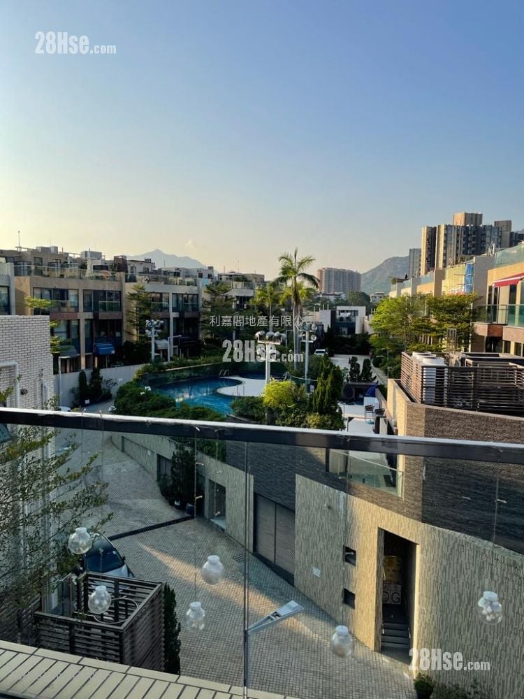 Jade Grove Sell 4 Bedrooms , 4 Bathrooms 2,325 ft²